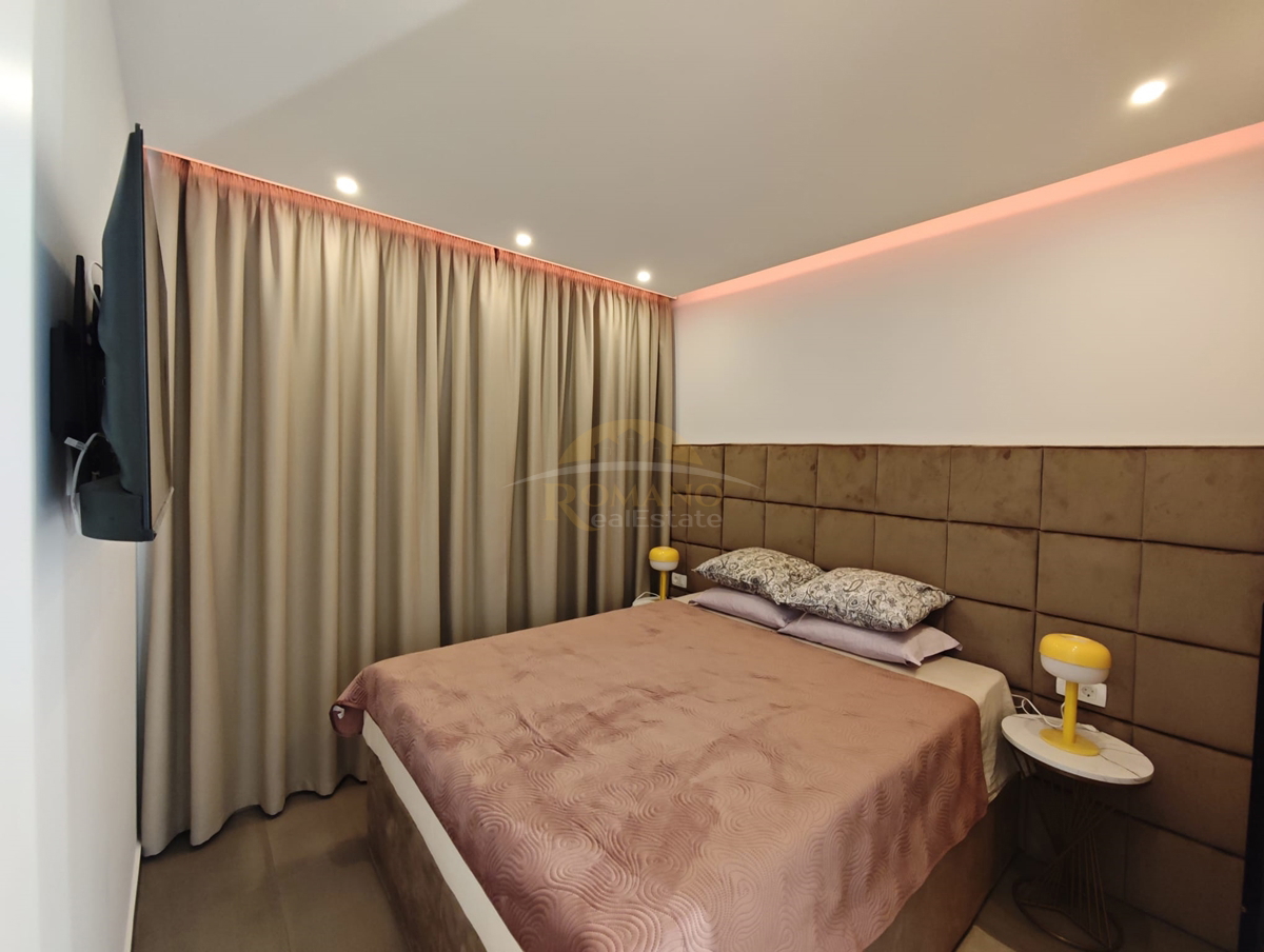 Attico di lusso a Okrug Gornji/Čiovo con terrazza sul tetto